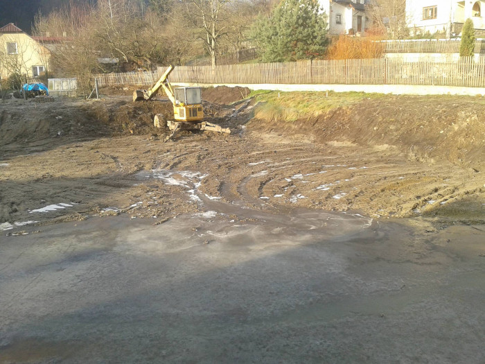 Odbahnění a rekonstrukce hráze rybníka pro obec Semanín - Okrouhlicky